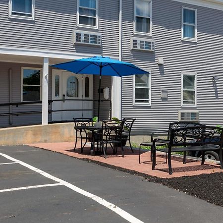 Westborough Inn Exterior photo